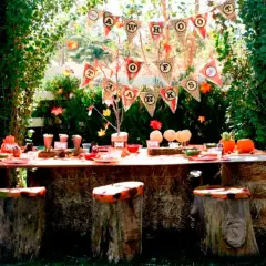 Mesa rústica con decoración otoñal para adultos, ideas para cumpleaños al aire libre fáciles. ¡Perfecta para una celebración campestre!