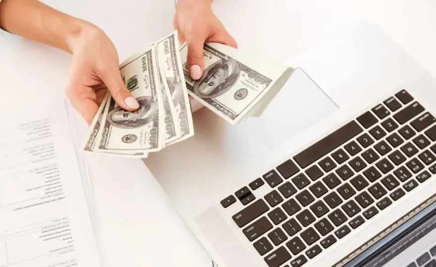 Ganar 100 euros al mes - ¿Cómo conseguirlo sin estrés?