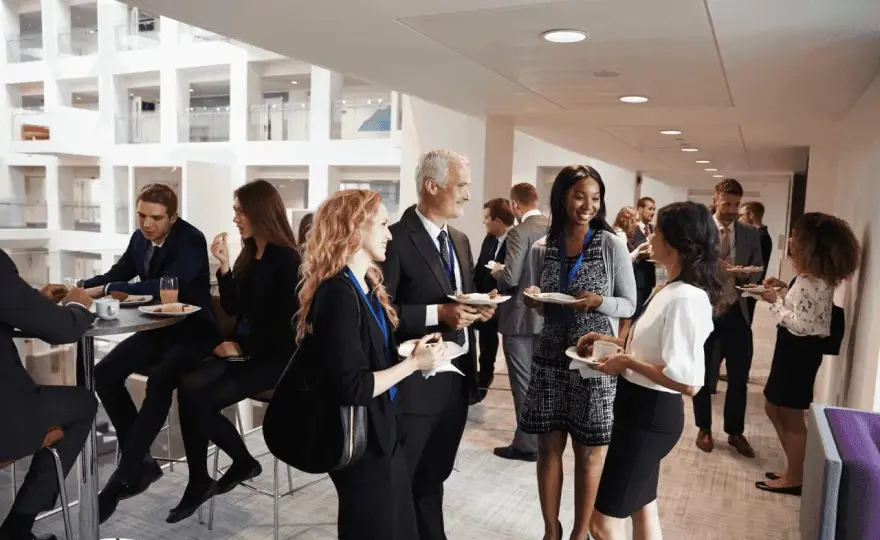 Eventos corporativos que sí funcionan - Elige el formato ideal