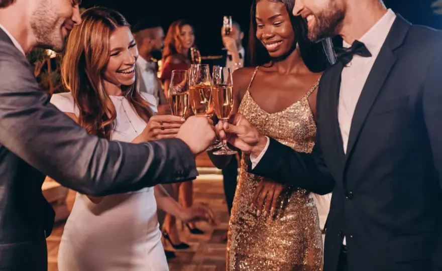 Black Tie Mujer - Guía para un look impecable en cada evento