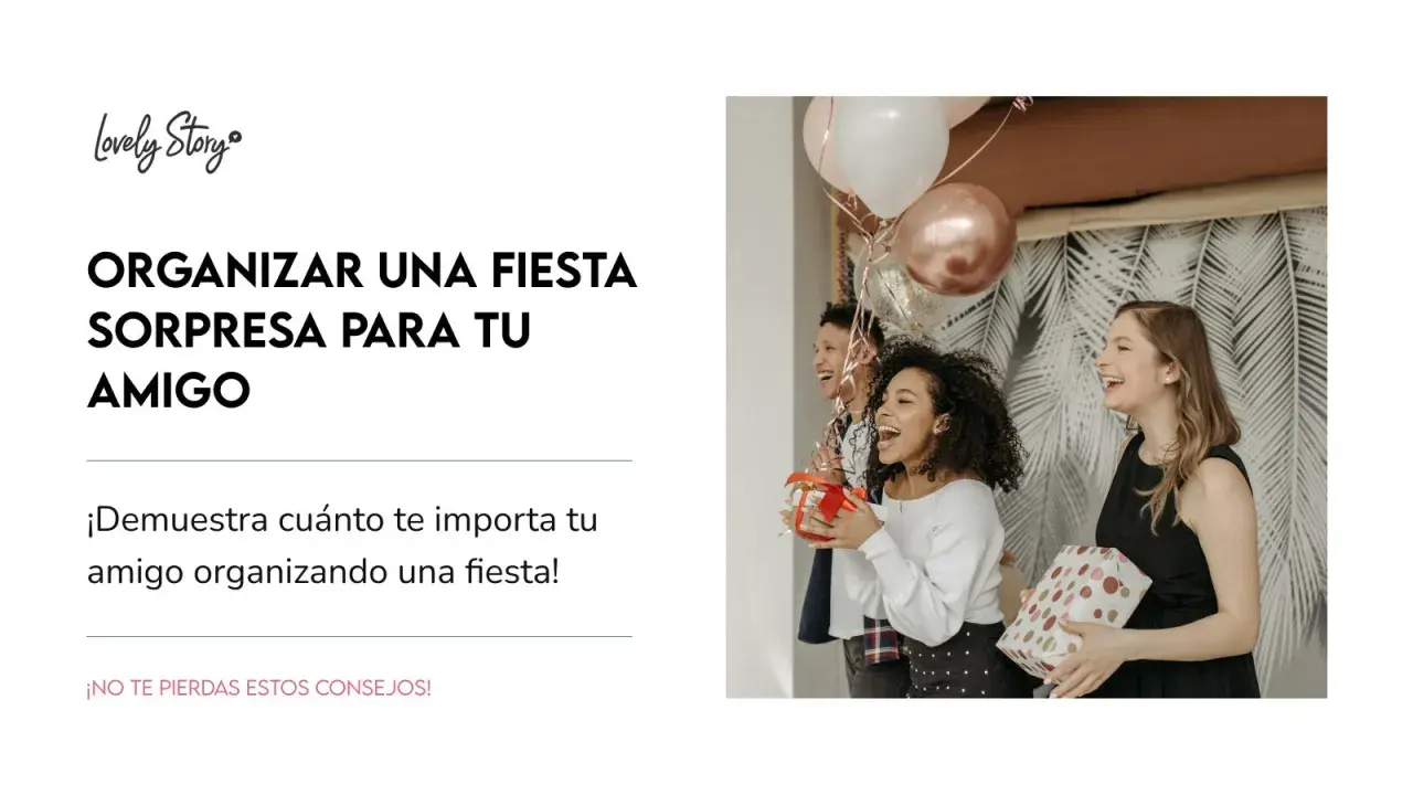Jóvenes ríen y sostienen regalos en una fiesta sorpresa de cumpleaños, rodeados de globos.