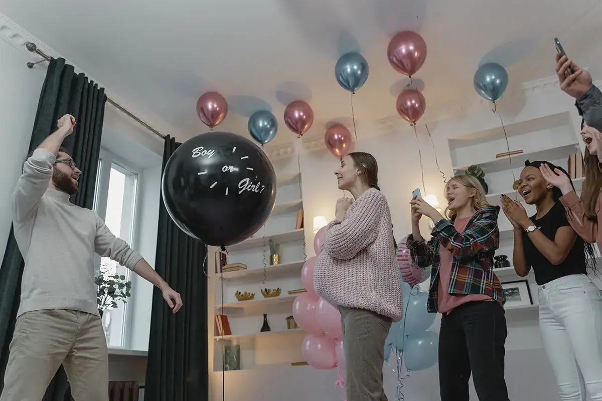 En esta fiesta de revelaci&oacute;n de g&eacute;nero, un globo negro gigante pregunta 