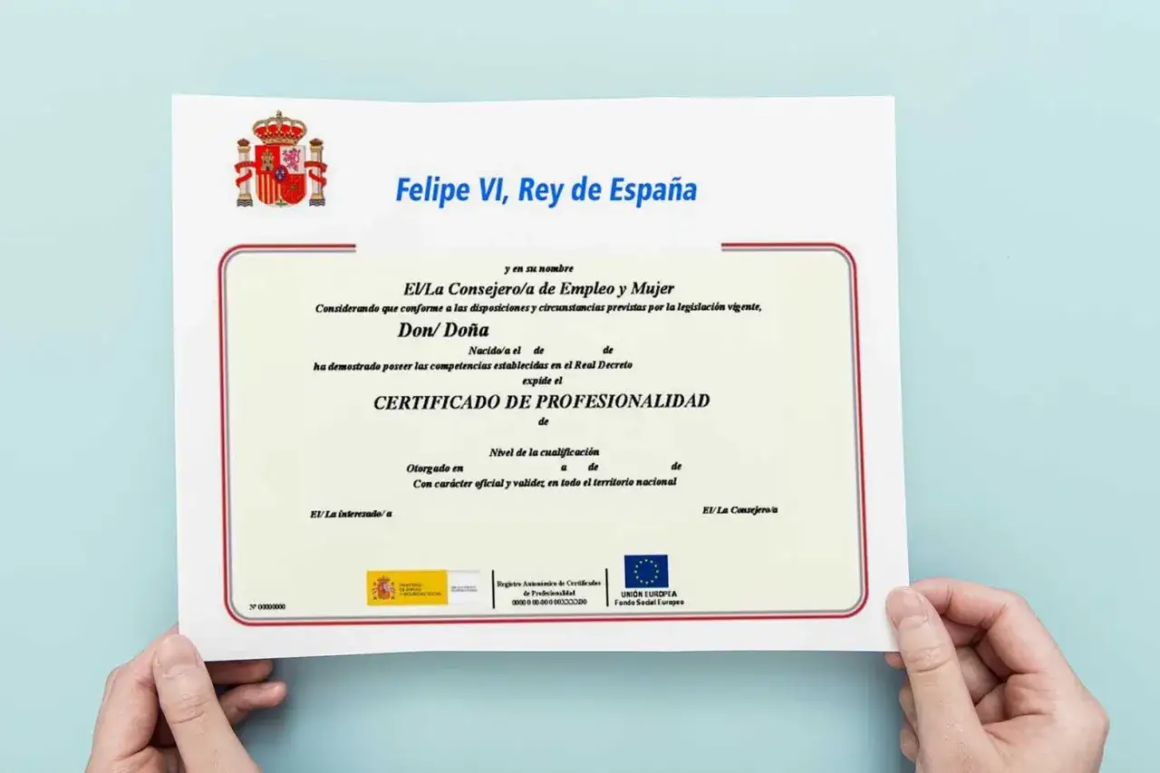Certificado de Profesionalidad oficial, expedido por el Rey de Espa&ntilde;a. Un logro que valida competencias y abre puertas, como un certificado profesionalidad online.